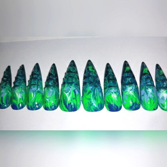 Hand crafted custom 10pc embossed stiletto acrylic press on nails sz Large - Picture 6 of 8